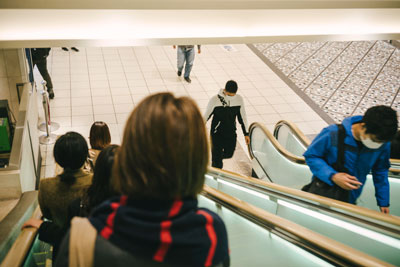 نمودار مقایسه هزینه کل مالکیت (TCO) برای پله برقی نو یا کارکرده در دوره ۱۰ ساله