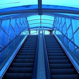 پروژه سرویس و نگهداری پله‌برقی روی پل عابر پیاده مکانیزه – بومهن